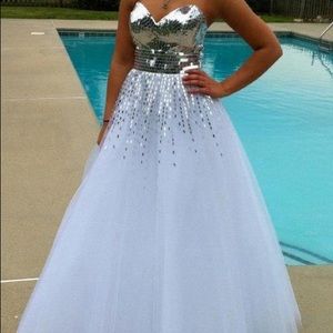 White Ballgown Prom/Pageant dress size 4